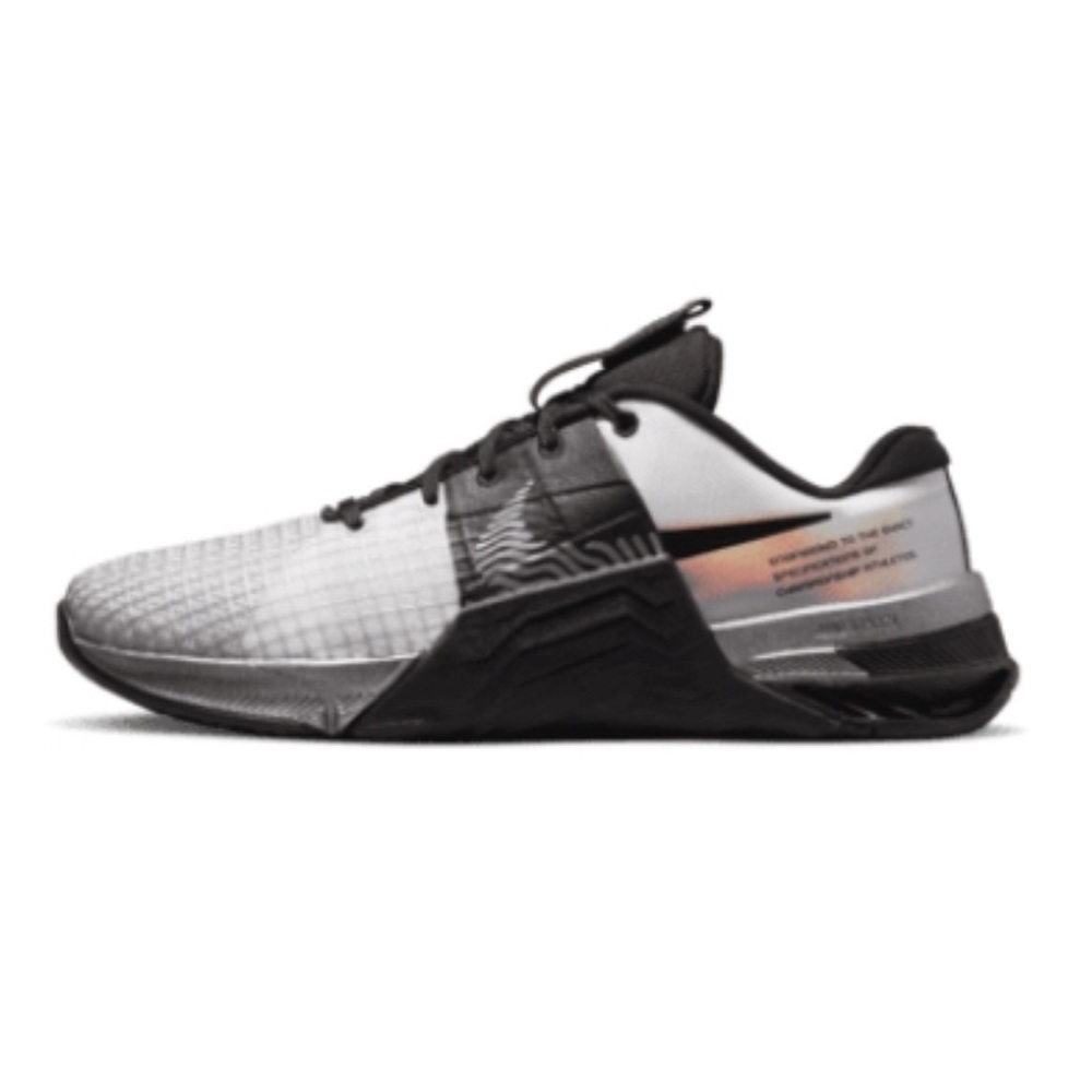 Women’s Metcon 8 Premium Training shoes - size 8 Like new, worn once